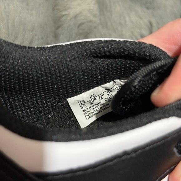 Nike Kids Black & White Dunks - Picture 4 of 7